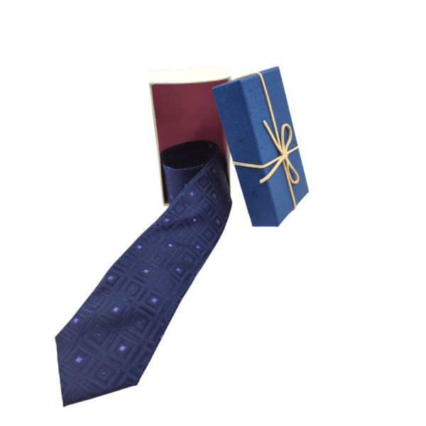 Γραβάτα σκούρο μπλε με τετράγωνο σχέδιο