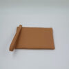 Γυναικείο clutch πορτοφόλι καφέ με λουράκι καρπού και slim σχεδιασμό, ιδανικό για έξοδο και οργάνωση essentials