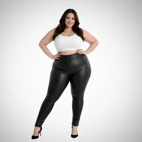 Γυναικείο plus size μαύρο κολάν τύπου δερμάτινο με ψηλόμεση εφαρμογή