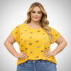 Plus Size μπλούζα Butterfly Suga Style σε κίτρινο χρώμα με all-over σχέδιο πεταλούδες, άνετη γραμμή (2XL/3XL)