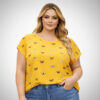 Suga Style plus size μπλούζα με στάμπα πεταλούδες, στρογγυλή λαιμόκοψη και άνετη εφαρμογή, διαθέσιμη σε κίτρινο ή μπλε (2XL/3XL)