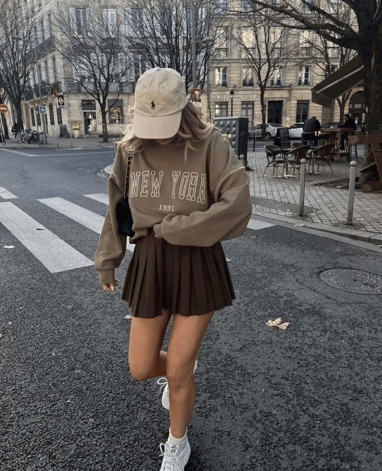 Skater φούστα με kitten heels – back to school 2025