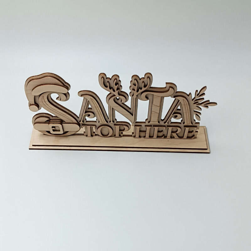 Ξύλινο decor Santa Stop Here με σκούφο Άγιου Βασίλη και κέρατα ταράνδου