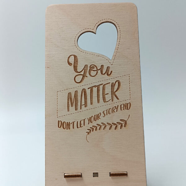 Ξύλινη βάση κινητού με θετικό μήνυμα έμπνευσης