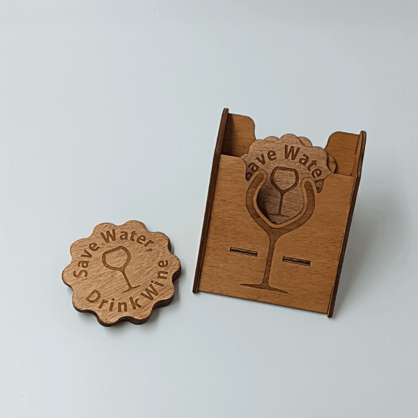 σουβέρ από ξύλο με χάραξη και θήκη πρωτότυπα δώρα