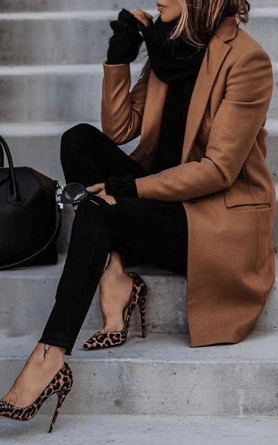 animal print flat παπούτσια με zebra σχέδιο, statement εμφάνιση 2025