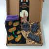 Halloween gift box με σαπούνια, κάλτσες και γέμισμα kraft