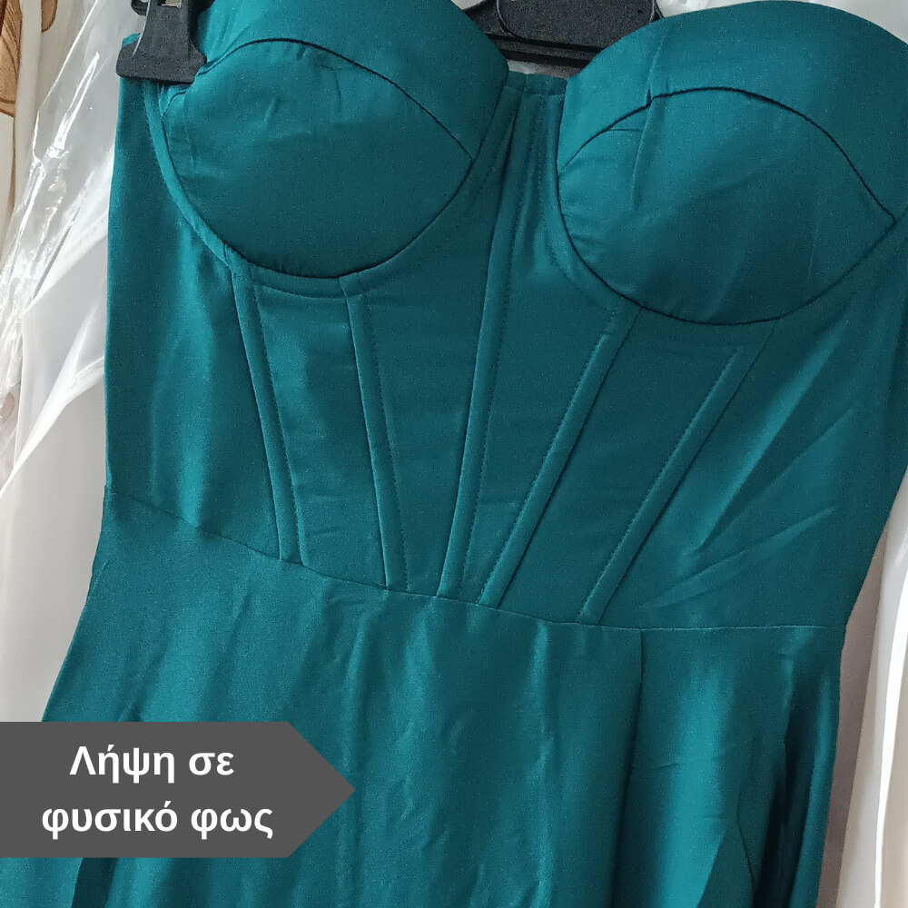 γυναικείο βραδινό φόρεμα σμαραγδί σατέν με άνοιγμα στο πλάι