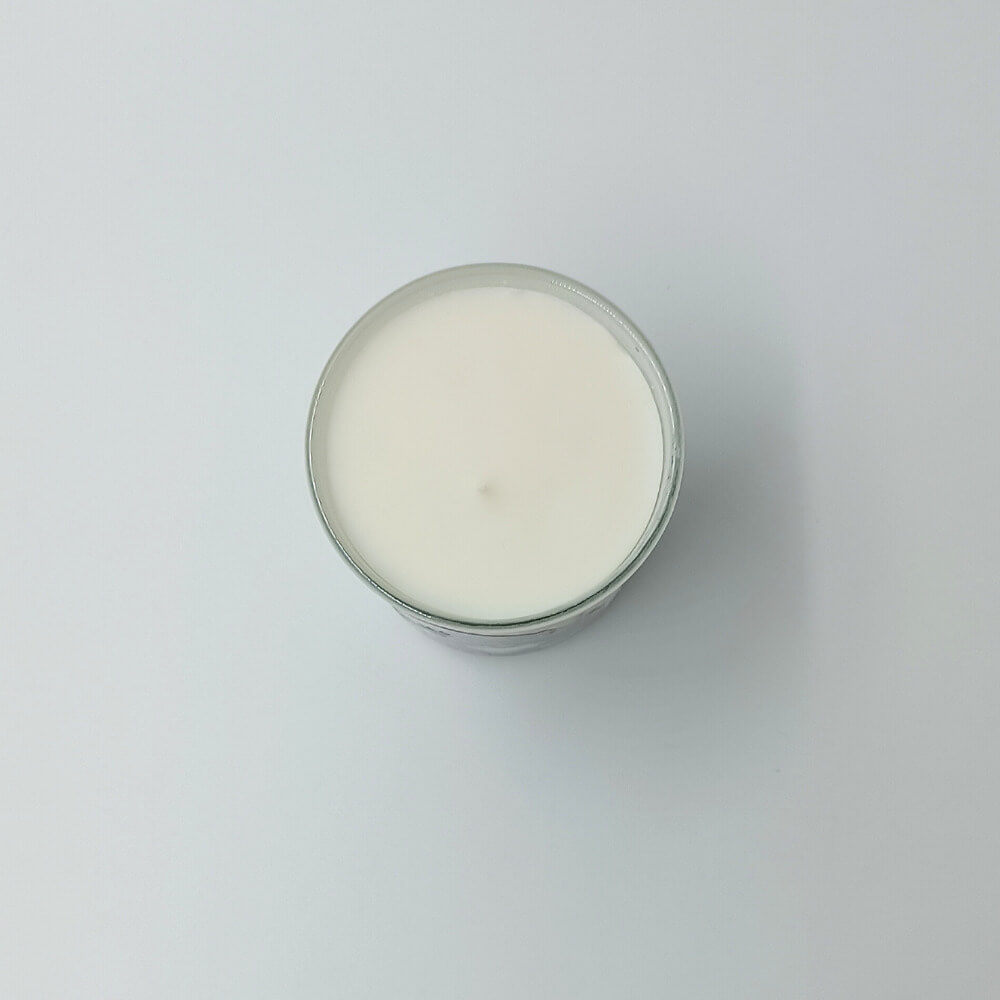 Χριστουγεννιάτικο κερί 280ml ξυλώδες και γλυκό άρωμα – σανδαλόξυλο, βανίλια & κανέλα