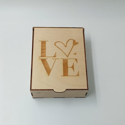 Χειροποίητο ξύλινο κουτί αγάπης