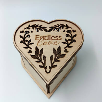 Χειροποίητο ξύλινο κουτί καρδιά για ρομαντικό δώρο
