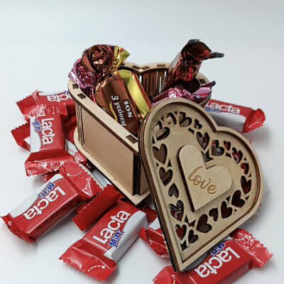 Ξύλινο κουτί καρδιά με καπάκι LOVE