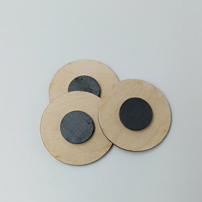 Ξύλινο μαγνητάκι παιδικού πάρτι με χάραξη Πίτερ Παν