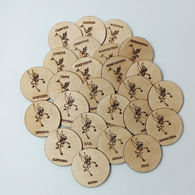 Ξύλινο προσωποποιημένο μαγνητάκι με νεράιδα Τίνκερ Μπελ