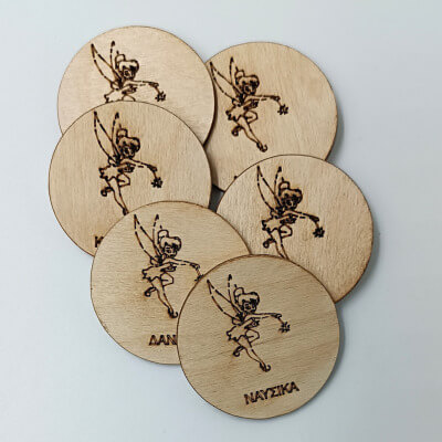 Ξύλινη μπομπονιέρα βάπτισης με μαγνητάκι