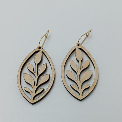 Ξύλινα κρεμαστά σκουλαρίκια οβάλ με σχέδιο φύλλου ζευγάρι ToXylo