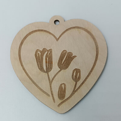 ξύλινο διακοσμητικό στοιχείο με σχέδιο λουλούδια τουλίπες