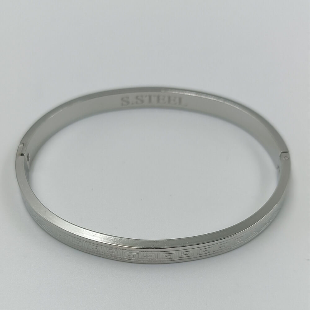 Minimal ατσάλινο βραχιόλι σε ασημί τόνο με ελληνικό μοτίβο