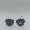 Polarized aviator γυαλιά ηλίου με ανοιχτό ασημί σκελετό, μπροστινή όψη
