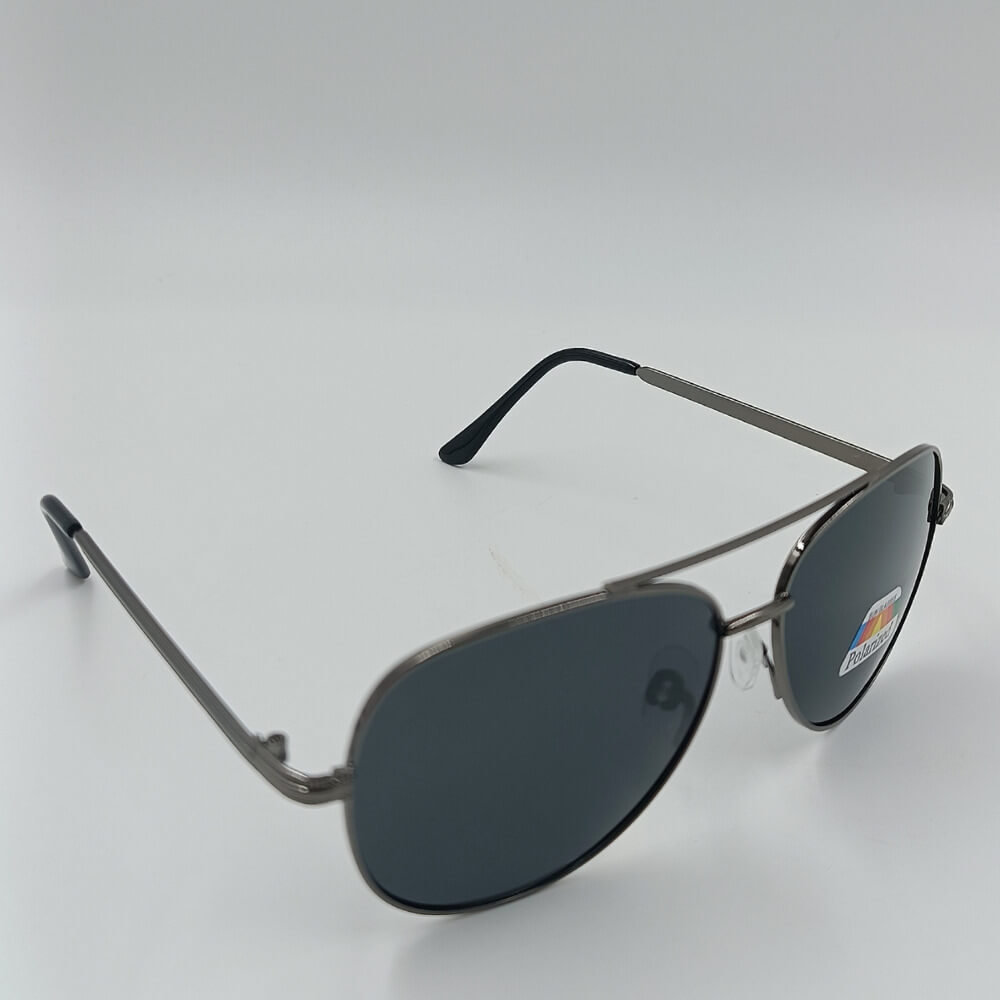 Polarized aviator γυαλιά ηλίου με σκούρο ασημί σκελετό, μεταλλικό design