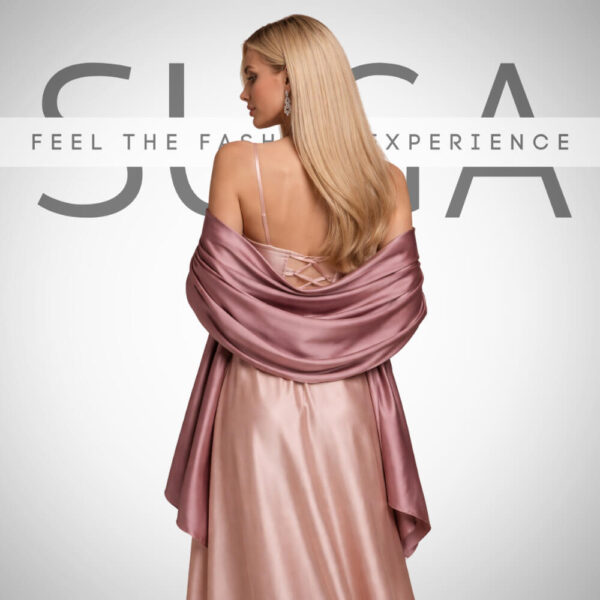 Βραδινή εσάρπα σε ροζ σάπιο μήλο από σατέν ύφασμα σε πίσω όψη