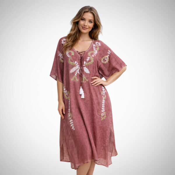Ροζ σάπιο μήλο καφτάνι παραλίας με κεντητές λεπτομέρειες