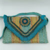 Ψάθινο τσαντάκι φάκελος τυρκουάζ με χάντρες και χρυσές λεπτομέρειες