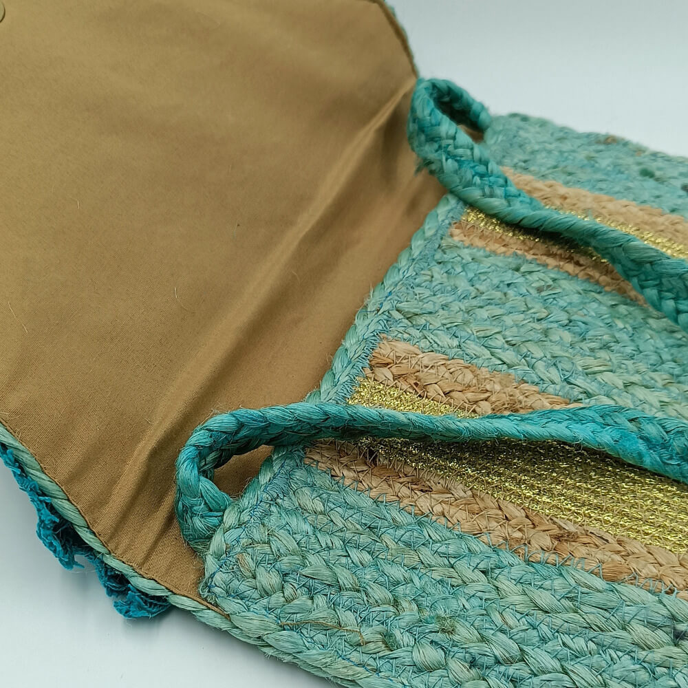 Γυναικείο ψάθινο clutch σε τυρκουάζ απόχρωση με διακοσμητικές χάντρες