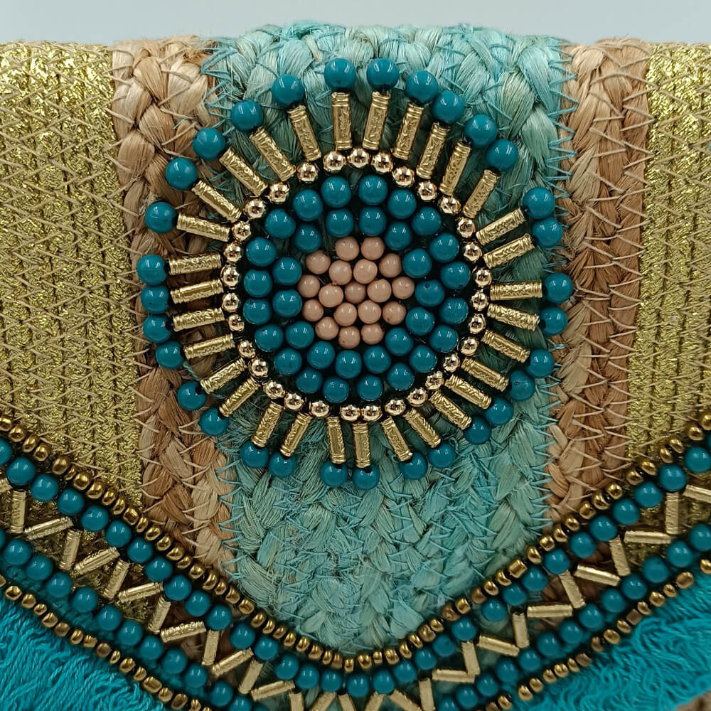 Καλοκαιρινό ψάθινο τσαντάκι με boho σχέδιο και πλεκτό λουράκι