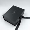 Μαύρο ανδρικό gift box με ουίσκι, πορτοφόλι και γκρι γραβάτα