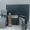 Πολυτελές ανδρικό gift box με πορτοφόλι, κερί Sandalwood και mini ουίσκι