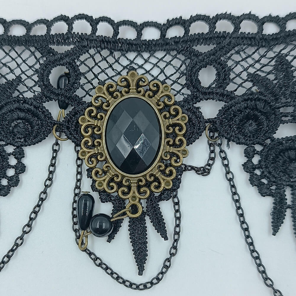 Gothic choker κολιέ με μαύρη δαντέλα και αλυσίδες