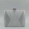 Γυναικείο βραδινό clutch με σατινέ υφή και χρυσό κούμπωμα