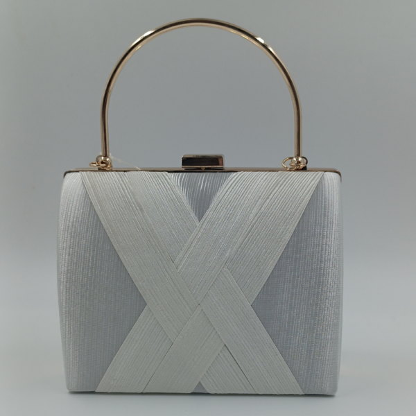 Γυναικείο λευκό clutch τσαντάκι με χρυσή αλυσίδα – Suga Style
