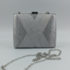 Ασημί clutch τσάντα με μεταλλικό χερούλι και αλυσίδα – Suga Style
