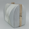 Γυναικείο λευκό clutch τσαντάκι με χρυσή αλυσίδα – Suga Style