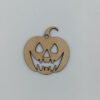 Halloween ξύλινο στοιχείο κολοκύθα με τρομακτικό πρόσωπο