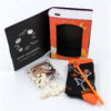 Σετ δώρου Halloween με μαύρες κάλτσες, αρωματικά wax melts και κουτί βιβλίο
