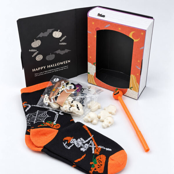 Halloween Gift Box Suga Style με κάλτσες, wax melts κρανία και μολύβι κολοκύθα