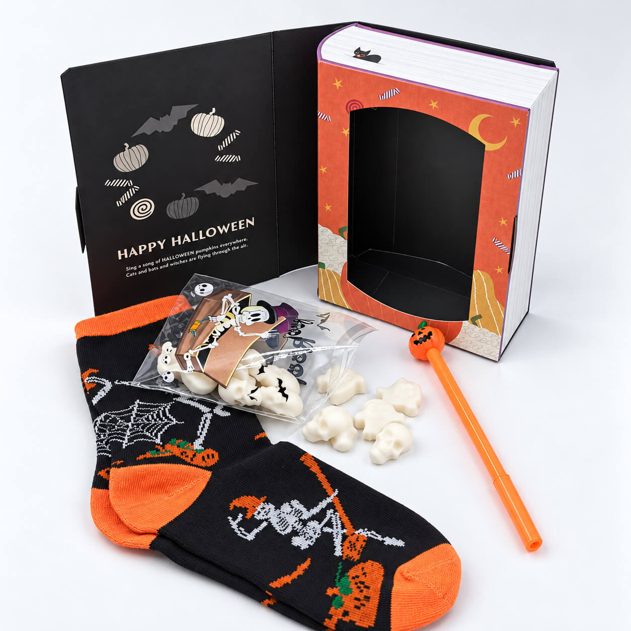 Halloween Gift Box Suga Style με κάλτσες, wax melts κρανία και μολύβι κολοκύθα